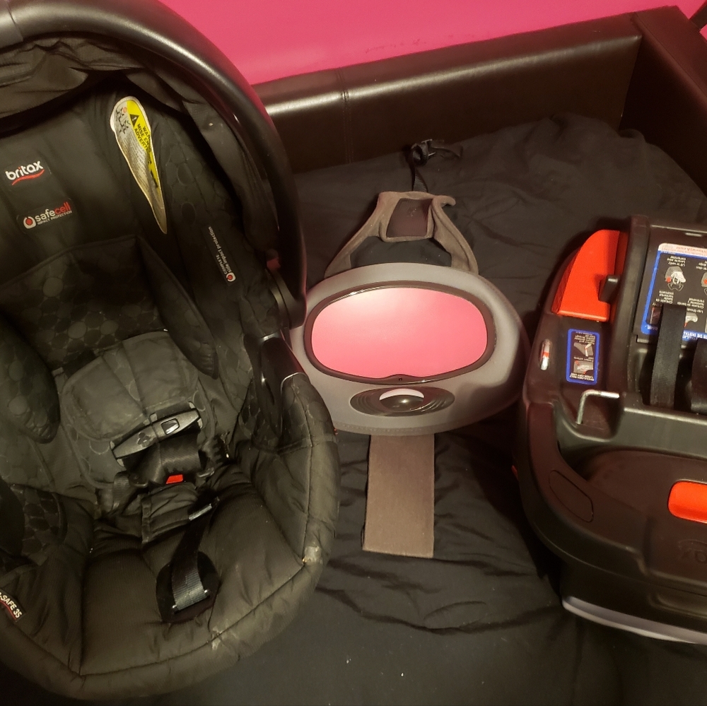 Baby carseat with mirror and baby girl bed suit